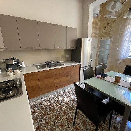 Penelope Townhouse Hotell Ghajn il-Kbira  Exteriör bild