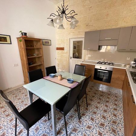 Penelope Townhouse Hotell Ghajn il-Kbira  Exteriör bild