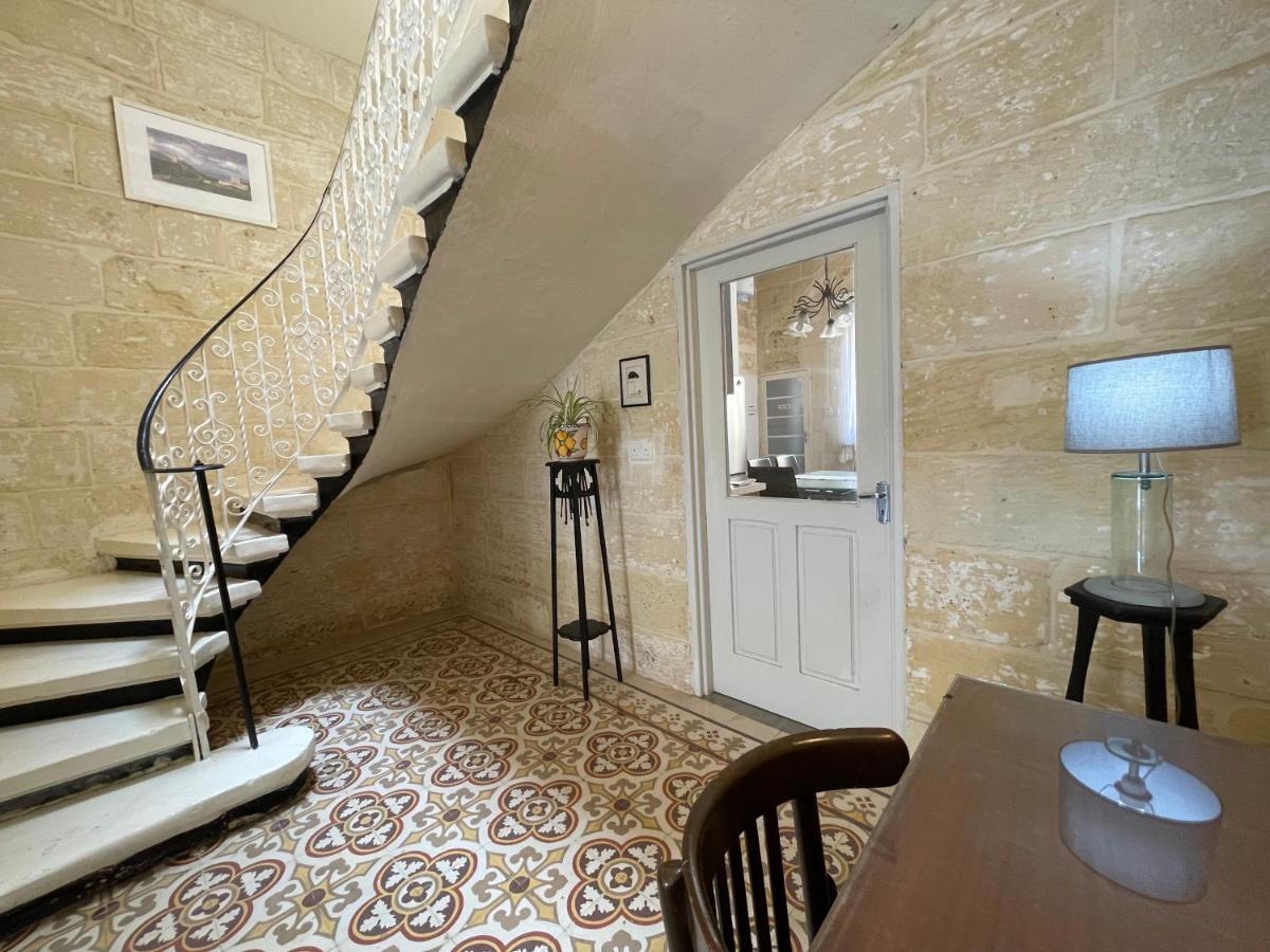 Penelope Townhouse Hotell Ghajn il-Kbira  Exteriör bild