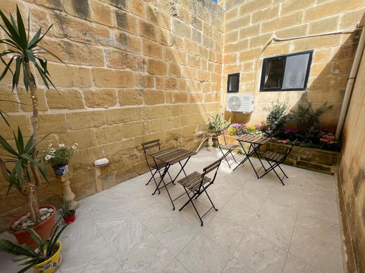 Penelope Townhouse Hotell Ghajn il-Kbira  Exteriör bild