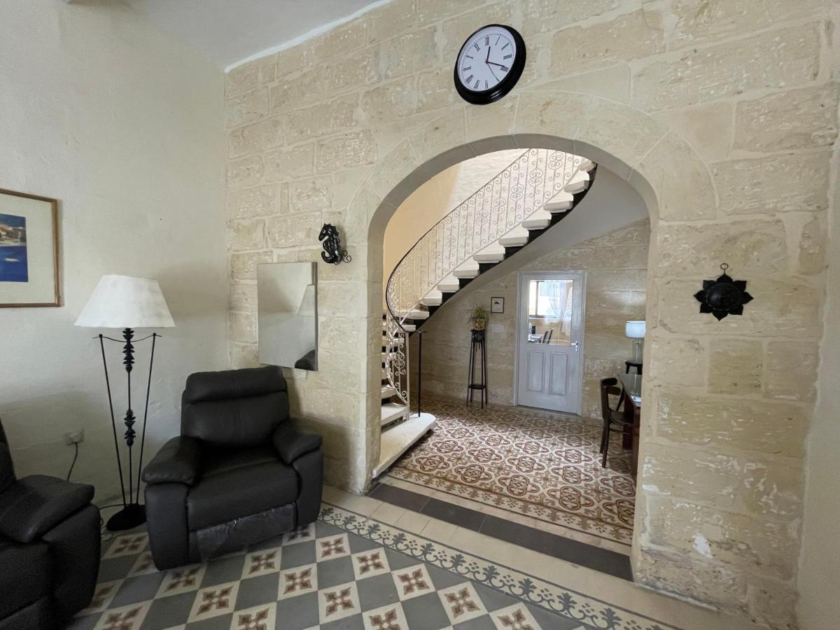 Penelope Townhouse Hotell Ghajn il-Kbira  Exteriör bild