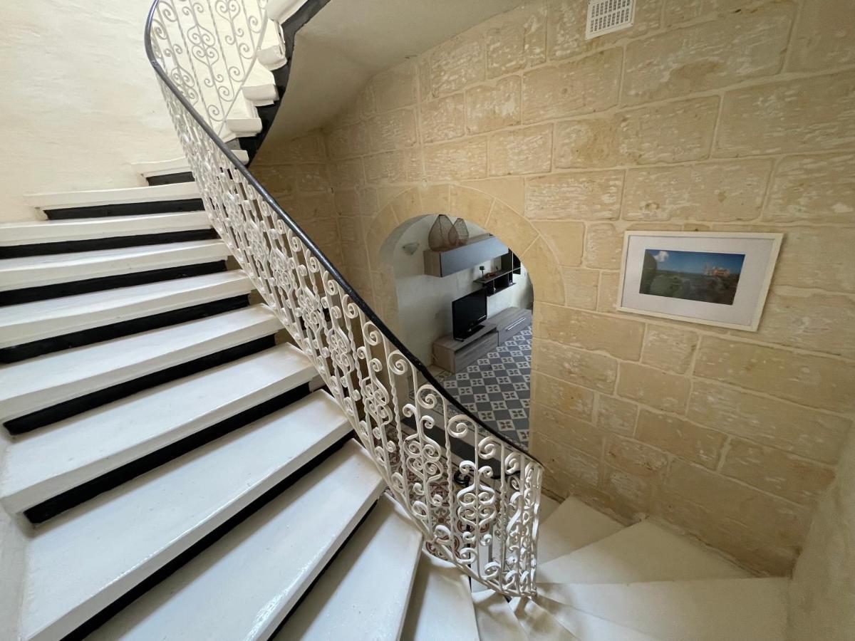 Penelope Townhouse Hotell Ghajn il-Kbira  Exteriör bild