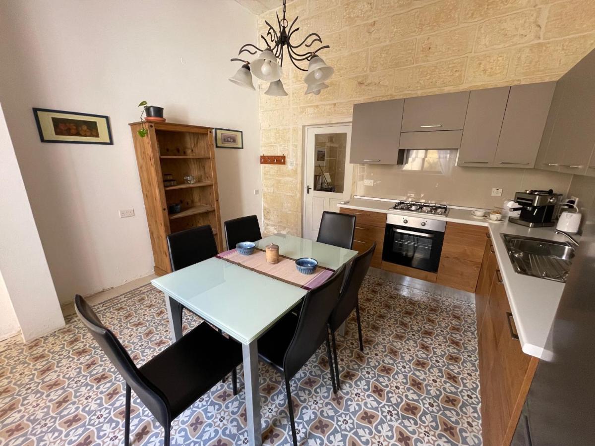 Penelope Townhouse Hotell Ghajn il-Kbira  Exteriör bild
