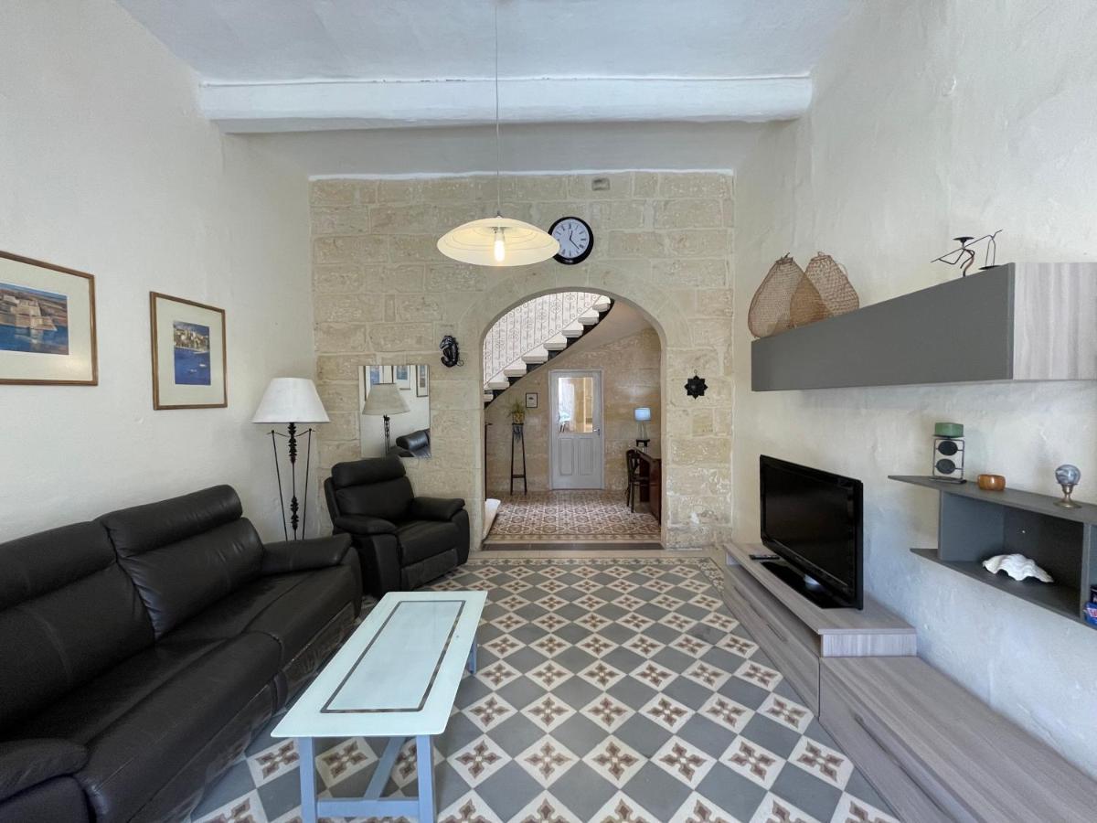 Penelope Townhouse Hotell Ghajn il-Kbira  Exteriör bild