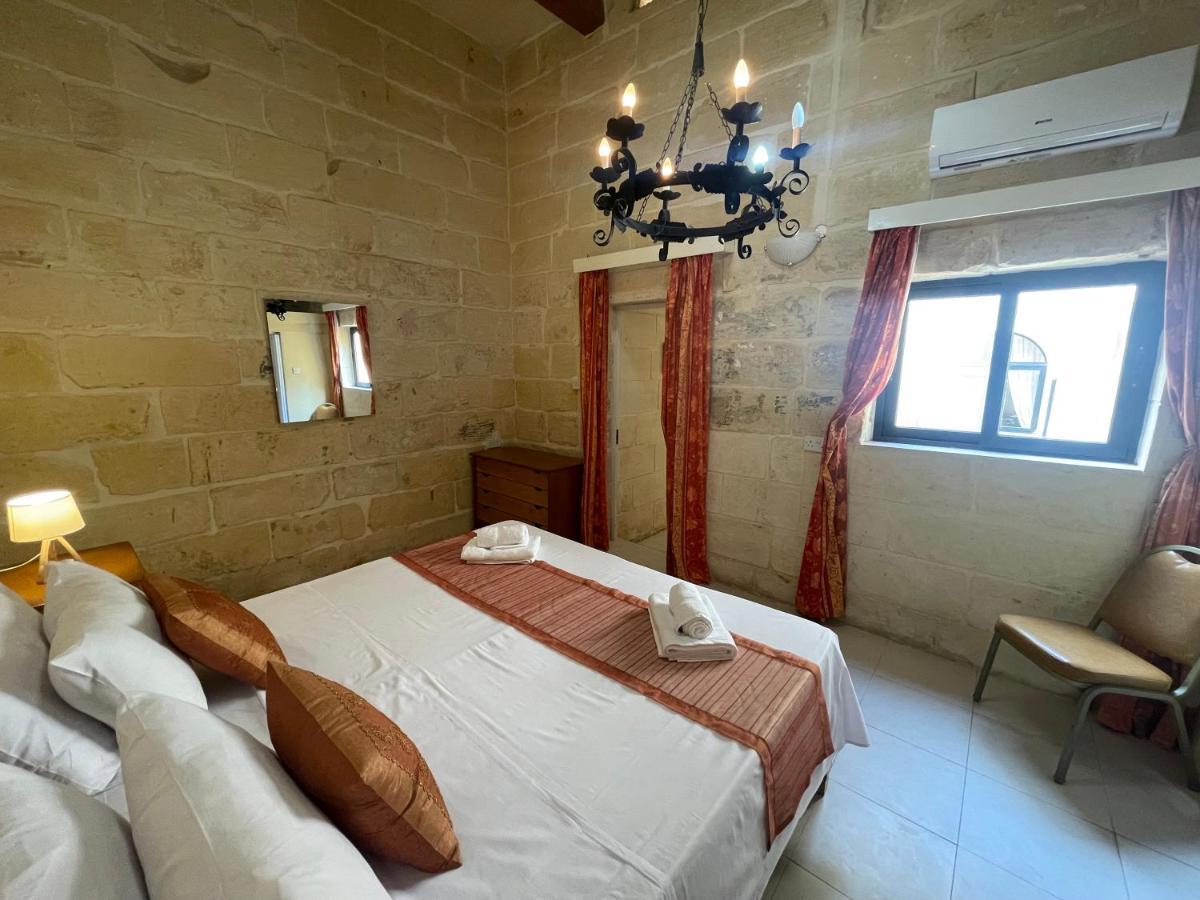 Penelope Townhouse Hotell Ghajn il-Kbira  Exteriör bild