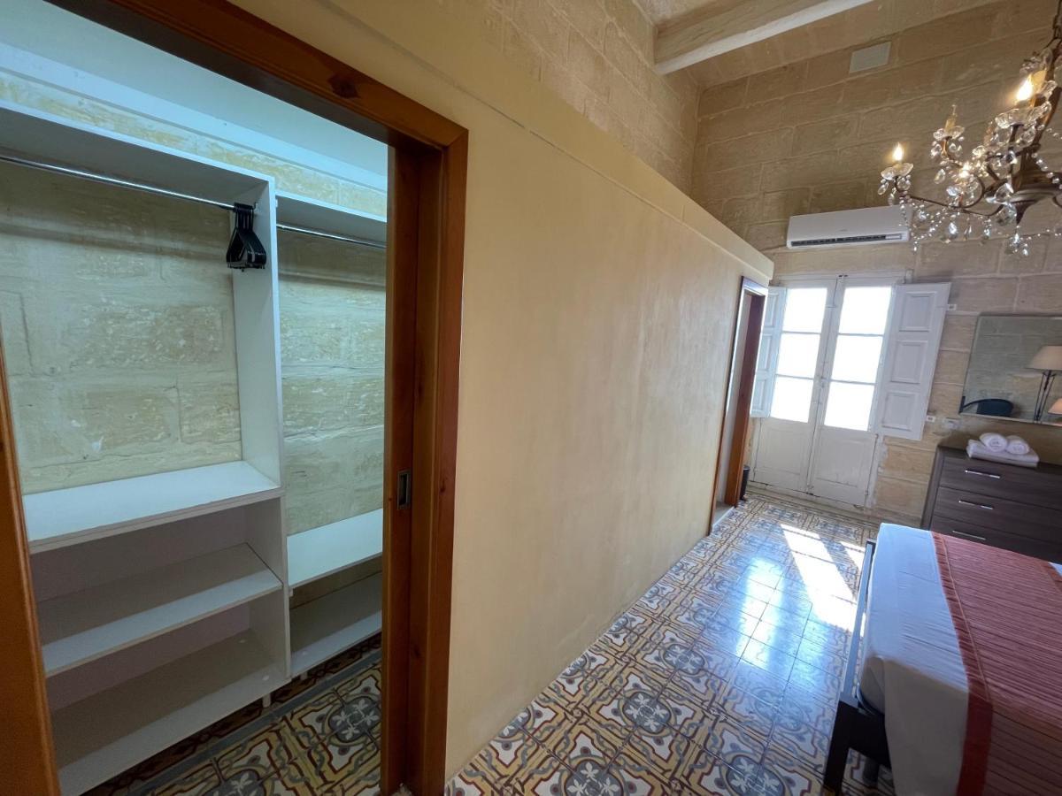 Penelope Townhouse Hotell Ghajn il-Kbira  Exteriör bild