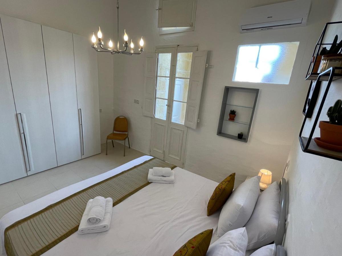 Penelope Townhouse Hotell Ghajn il-Kbira  Exteriör bild