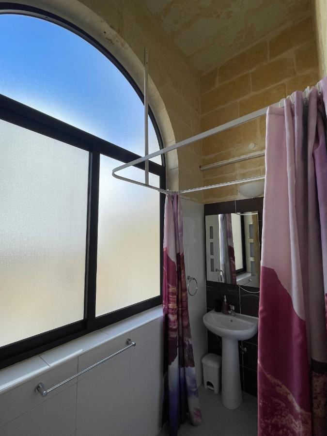 Penelope Townhouse Hotell Ghajn il-Kbira  Exteriör bild