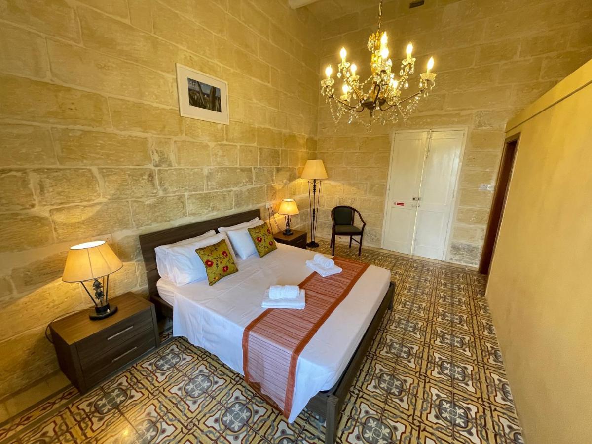 Penelope Townhouse Hotell Ghajn il-Kbira  Exteriör bild